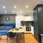 Urban Flat 18 - Charming 2bdr Parisian Apartment