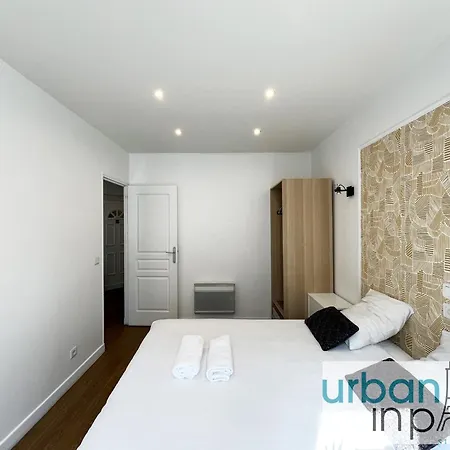 Urban Flat 18 - Charming 2bdr Parisian Paris