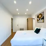 Urban Flat 18 - Charming 2bdr Parisian * Paris