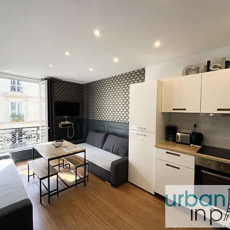 Urban Flat 18 - Charming 2bdr Parisian 巴黎
