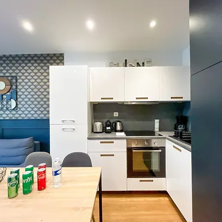 Urban Flat 18 - Charming 2bdr Parisian Appartement *
