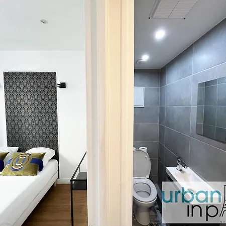 Urban Flat 18 - Charming 2bdr Parisian *